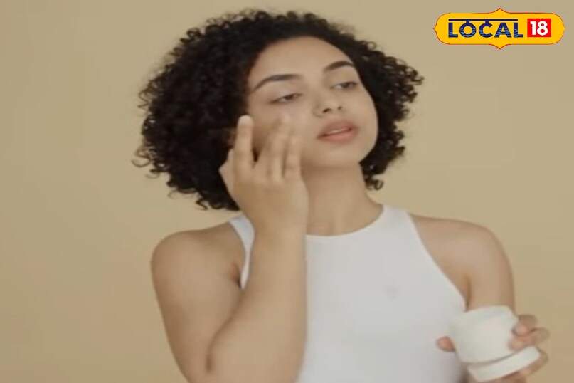 रात को लगाना चाहिए नारियल तेल 
