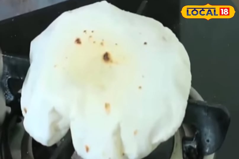 रोटी बेलकर तावा पर गर्म करे रोटी बेलकर तावा पर गर्म करे