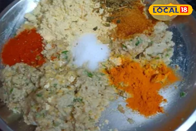 चिकन कीमा कटलेट बनाने के लिए कई सामग्री की जरूरत होती है चिकन कीमा कटलेट बनाने के लिए कई सामग्री की जरूरत होती है