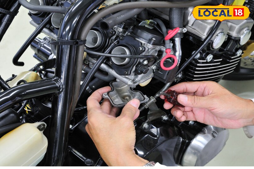 आम तौर पर बाइक की चोक की समस्या आम हो जाती है आम तौर पर बाइक की चोक की समस्या आम हो जाती है