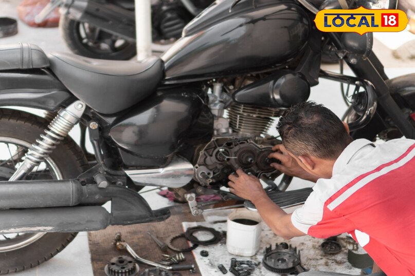 आप जब अगली बार इंजन ऑयल डलवाए तो जरूर इन बातों का ख्याल रखें आप जब अगली बार इंजन ऑयल डलवाए तो जरूर इन बातों का ख्याल रखें