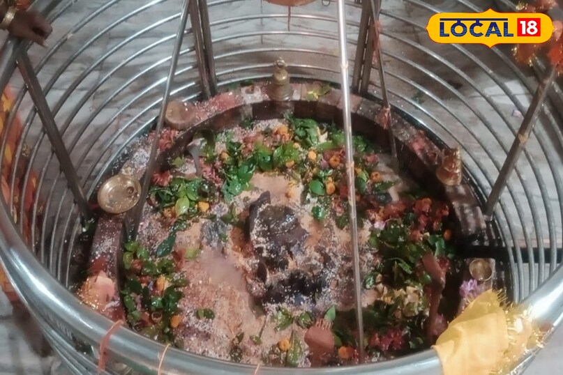 टांगीनाथ धाम यहां चंदन का पेड़ ही बन गया शिवलिंग