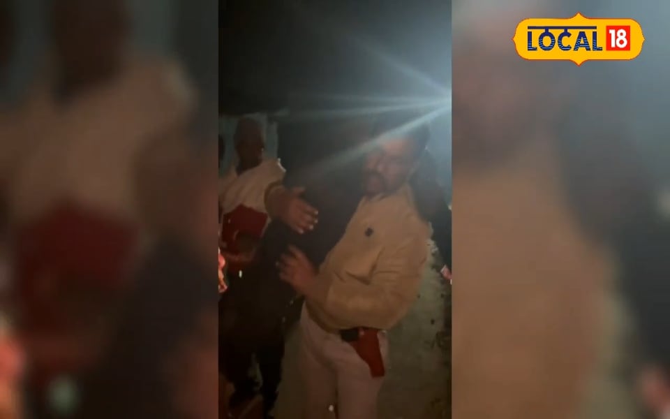 जमुई में पुलिस जवान ने ऐसे बचाई घायल की जान, वीडियो देख तारीफ कर रहे हैं लोग