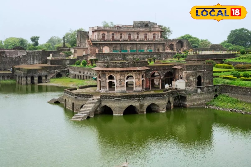 ठंड में मांडू घूमने की जगह, Champa Baodi Architecture, मांडू की धरोहर, मांडू का रहस्यमयी महल, MP Hidden mahal, MP winter tourist place, local18, khargone letest news, Madhya Pradesh hindi news