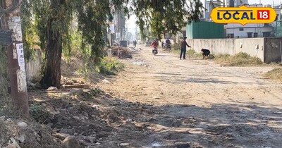 गड्ढों में गुम हुई बंजारावाला की सड़कें लोगों की बढ़ी परेशानियां 