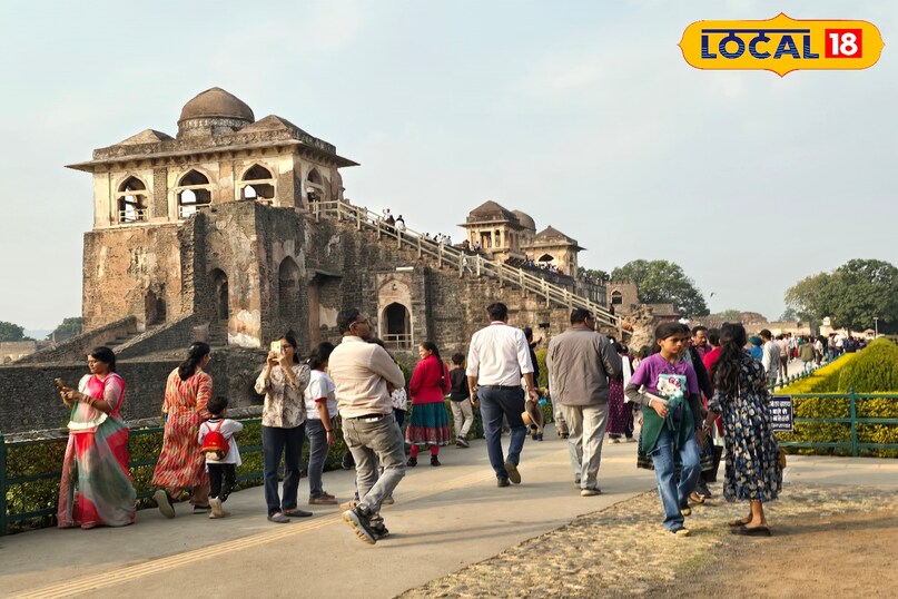 Mandu love story, Baz Bahadur and Rani Roopmati, Champa Baori Mandu, Mandu Fort history, Mandu tourism, Love story of Mughal era, local18, khargone letest news, Madhya Pradesh hindi Mandu love story, Baz Bahadur and Rani Roopmati, Champa Baori Mandu, Mandu Fort history, Mandu tourism, Love story of Mughal era, local18, khargone letest news, Madhya Pradesh hindi