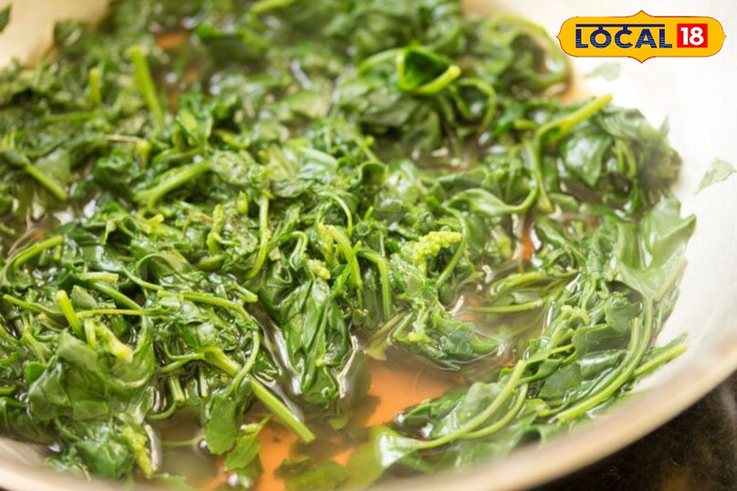 बथुआ को हल्का उबालना