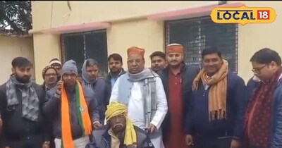 ह्वील चेयर पर बैठा व्यक्ति 