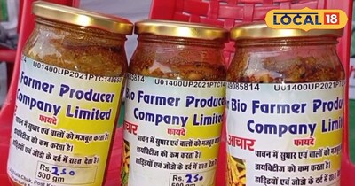 किसान ने किया मूली का अचार तैयार।