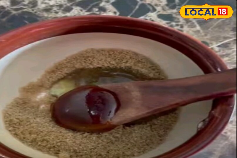 शहद और ब्राउन शुगर का स्क्रब 