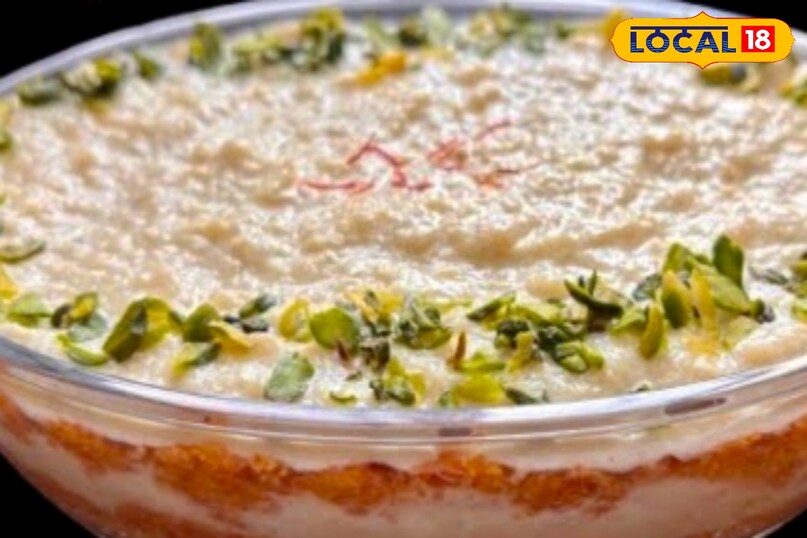 सर्दी के मौसम में मीठा खाने का मन बार-बार करता है. लोग ज्यादा मीठा खाना इस मौसम में पसंद भी करते है. ठंड के दिनों में शरीर को ज्यादा ऊर्जा की जरूरत होती है, ऐसे में मिठाइयों की क्रेविंग बढ़ना स्वाभाविक है. हालांकि, बाजार की मिठाइयों में अधिक चीनी और मिलावट सेहत को नुकसान पहुंचा सकती है. ऐसे में घर पर बना पारंपरिक और पौष्टिक मूंग दाल का हलवा एक बेहतरीन विकल्प है, जो स्वाद के साथ-साथ शरीर को गर्माहट भी देता है. 