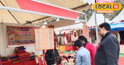 घास-पत्तों से बनी कला, मेहनत की पहचान.