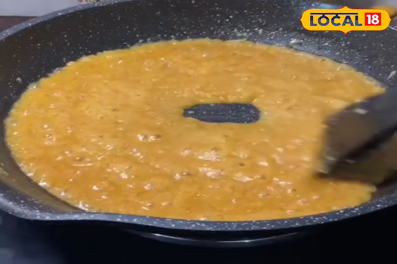 तिल मावा रोल 