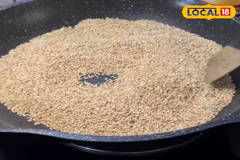 तिल मावा रोल 