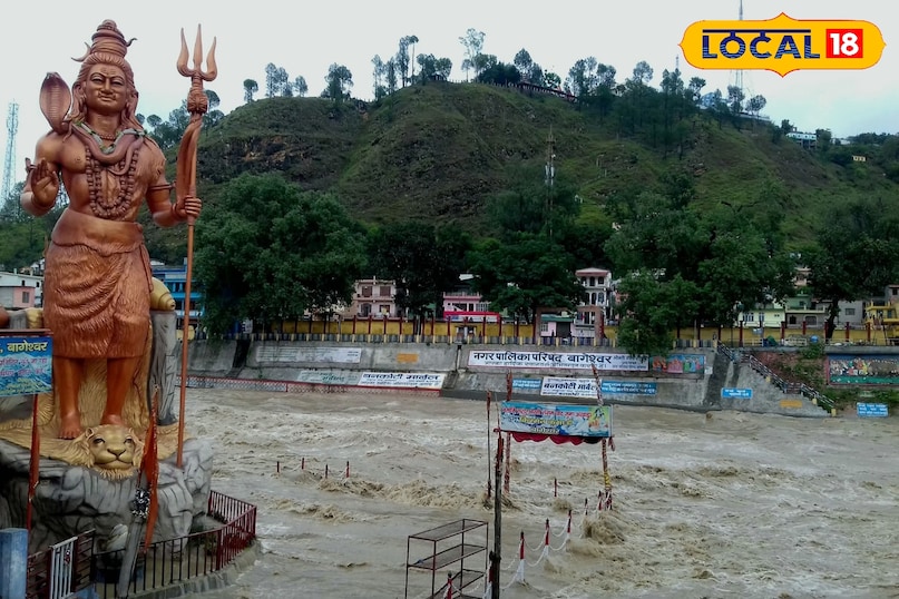 The Saryu River is life-giving and revered. The Saryu River is life-giving and revered.