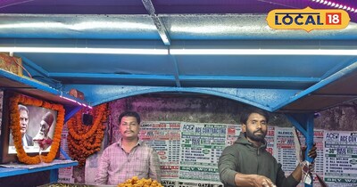 Hot pakodas, cool breeze and tea—an evening on Old Court Road is special.