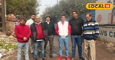 गड्ढों में तब्दील राजनगर एक्सटेंशन की सड़कें, रोजाना हादसों का डर