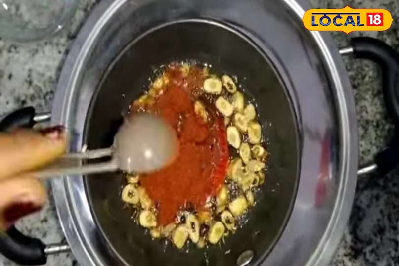 ऐसे लगाए तड़का 