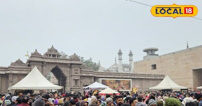 काशी विश्वनाथ मंदिर में भक्तों की भारी