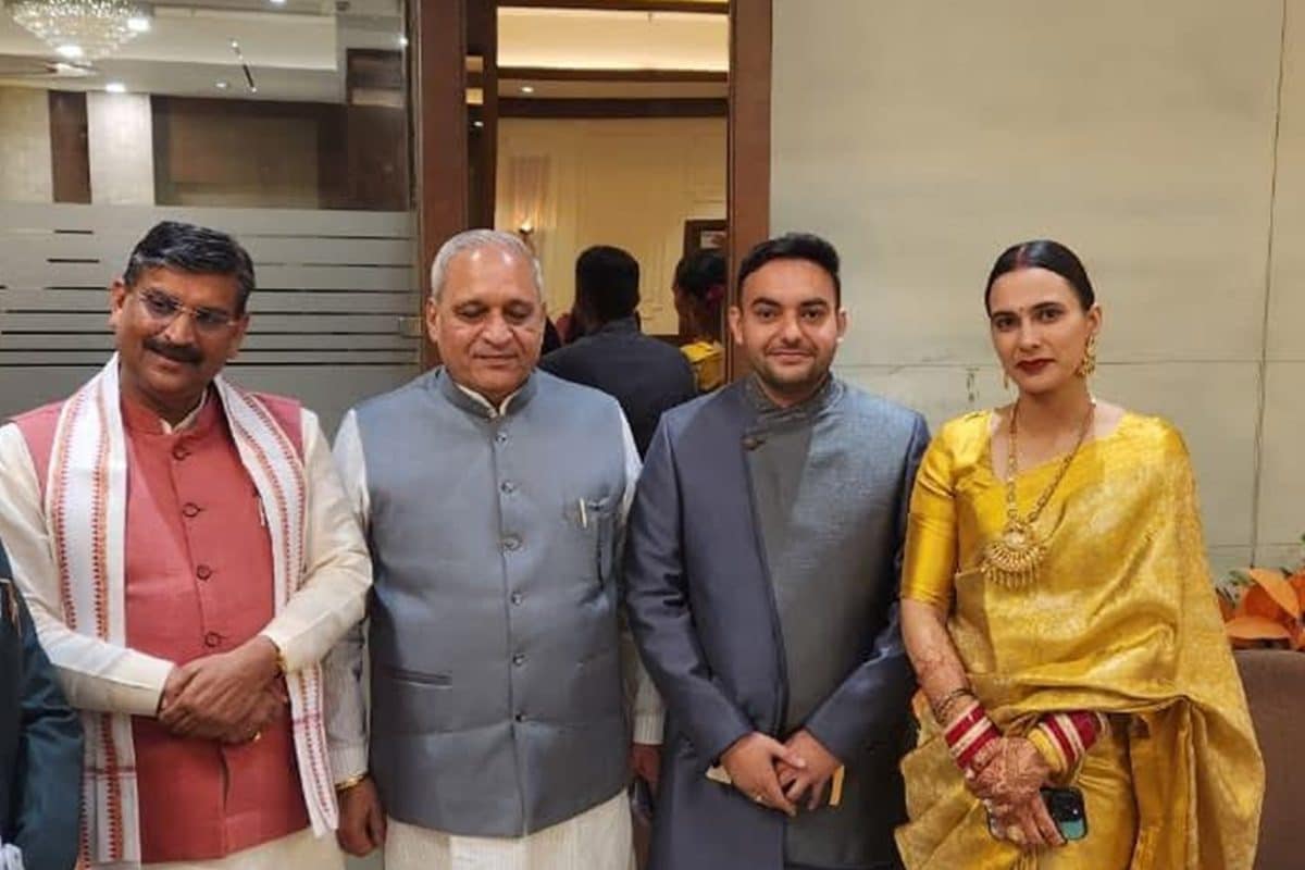 ट्रैनिंग प्यार और शादी! हरियाणा के IAS का यूपी की IPS अफसर पर आया दिल