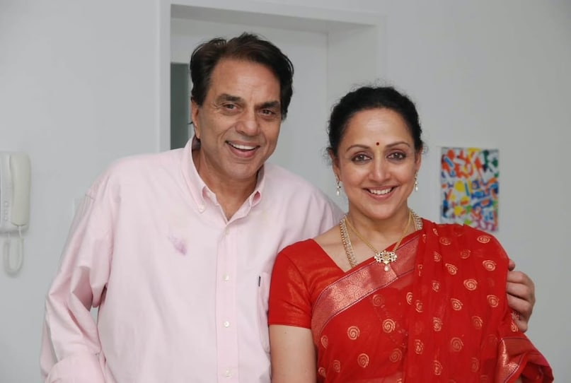 Hema Malini, Dharmendra, sunny deol, sunny deol family, Dharmendra first wife, sunny deol mother, hema malini dharmendra, Dharmendra Hema Malini, Dharmendra prayer meet, Dharmendra family, हेमा मालिनी