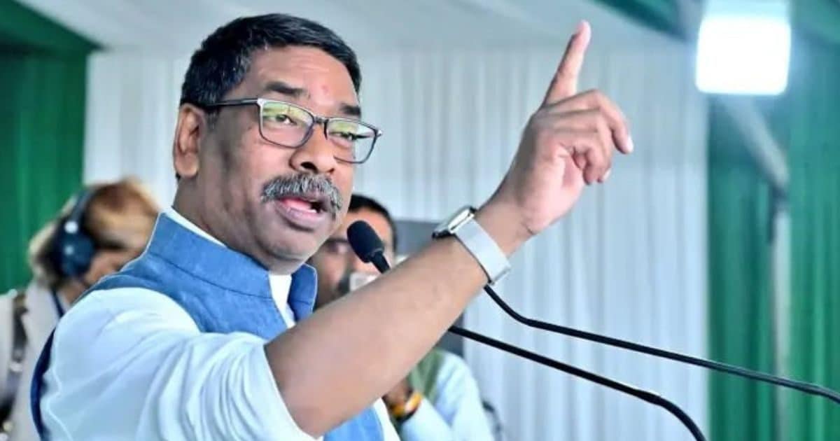 पोस्टर हटे, साथी गायब और फिर दिल्ली में हेमंत के कदम, राजनीति कुछ तो बोल रही!