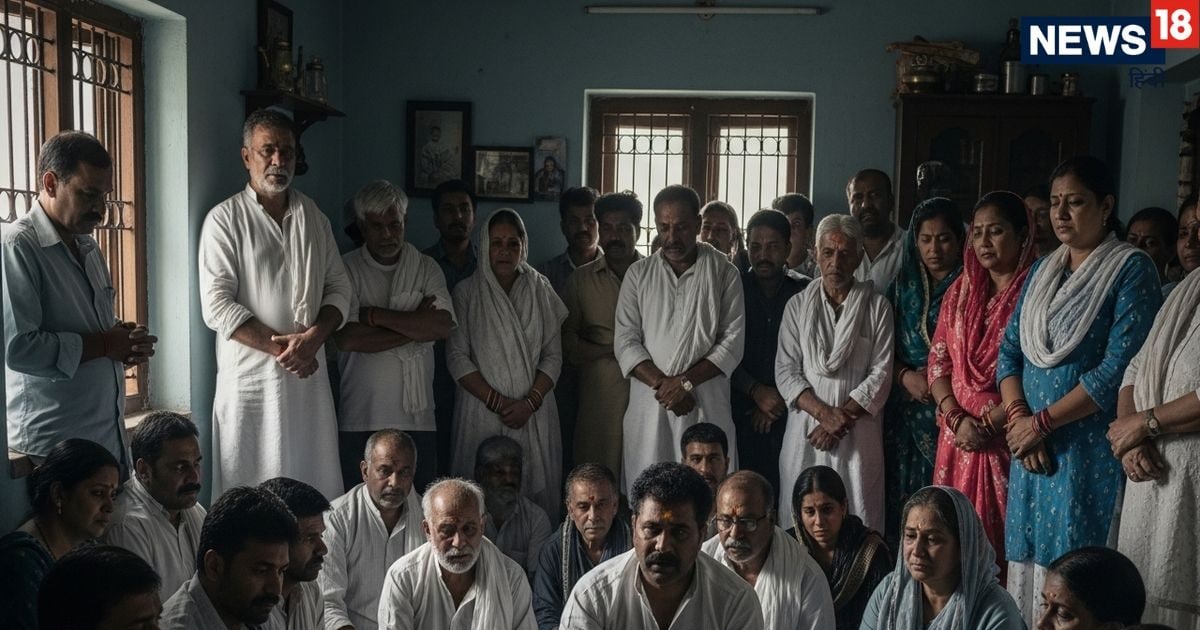 Hindu Death Rituals: हिंदू धर्म में मृतक के मुख में गंगाजल और तुलसी दल क्यों रखा जाता है? जानें इसके पीछे का रहस्य Hindu Death Rituals: हिंदू धर्म में मृतक के मुख में गंगाजल और तुलसी दल क्यों रखा जाता है? जानें इसके पीछे का रहस्य