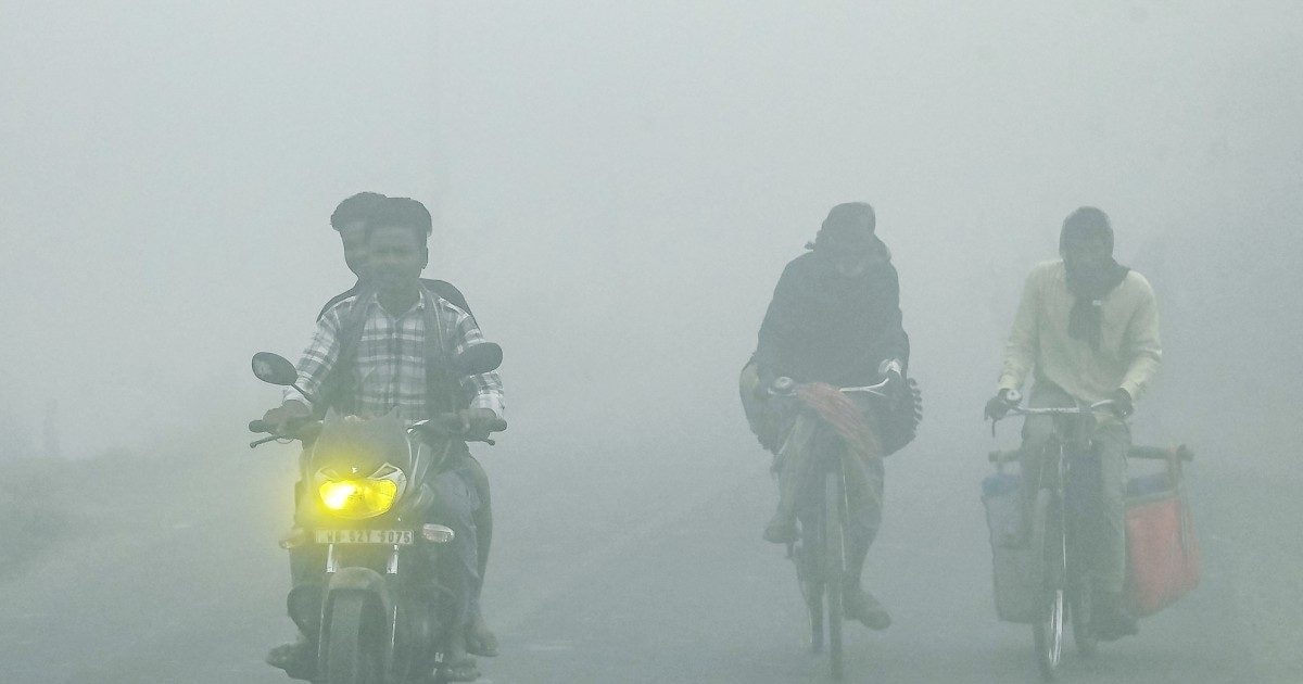 कोहरे का 'रेड सिग्नल': दिल्ली-UP वालों संभलकर! 10 राज्यों के लिए IMD का अलर्ट