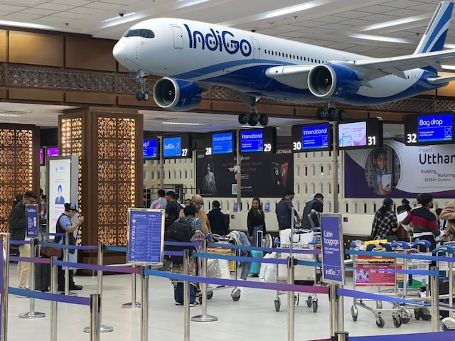 IndiGo संकट कब खत्म होगा? CEO को कारण बताओ नोटिस, आज कितनी फ्लाइट्स कैंसल? IndiGo संकट कब खत्म होगा? CEO को कारण बताओ नोटिस, आज कितनी फ्लाइट्स कैंसल?