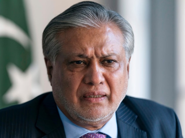 मुल्क संभल नहीं रहा, पाकिस्तान मार रहा डींगें- 'हमने सऊदी को जलने से बचाया'