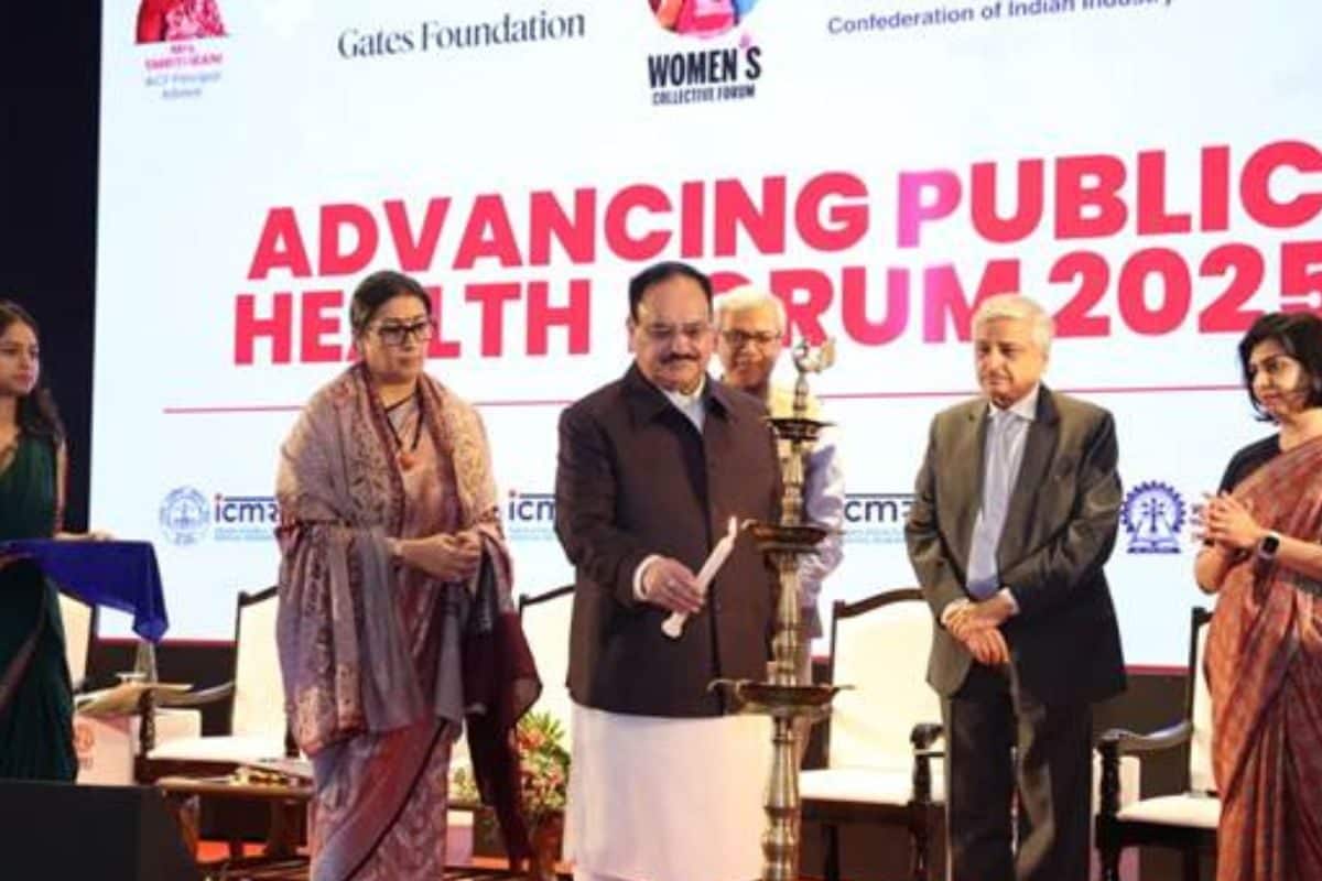 महिलाओं की भागीदारी से बदलेगा देश का हेल्थ सिस्टम नड्डा-स्मृति ईरानी का जोर