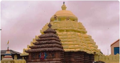 पुरी में स्थित श्री जगन्नाथ मंदिर 12वीं शताब्दी का है.