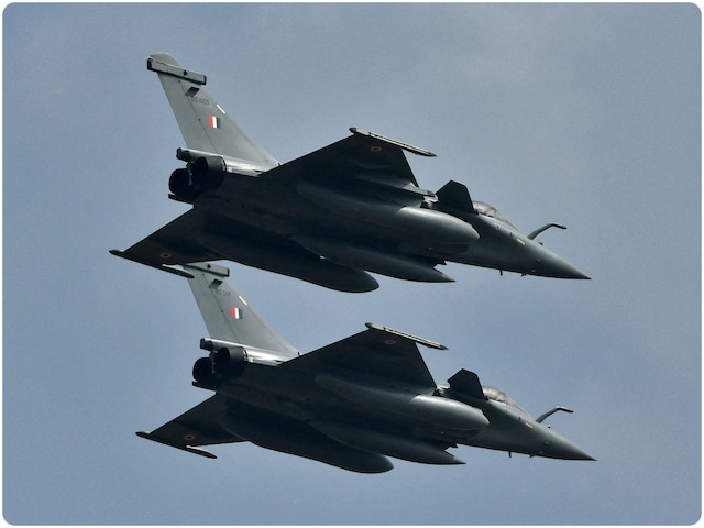 PM मोदी का ओमान दौरा होगा गेमचेंजर, ट्रेड डील के साथ मिलेंगे फाइटर जेट के इंजन PM मोदी का ओमान दौरा होगा गेमचेंजर, ट्रेड डील के साथ मिलेंगे फाइटर जेट के इंजन