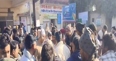 परिजनों का कहना है कि विजय घर आते समय रास्ते में गिर गया था. चोट लगने के कारण उसकी मौत हो गई.