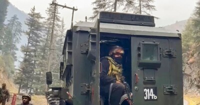 जम्मू-कश्मीर में सेना मुस्तैद है.