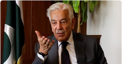 ख्वाजा आसिफ ने कुबूल किया कि पाकिस्तान में सत्ता की चाबी हमेशा से सेना या आईएसआई के पास रही है. (फाइल फोटो)