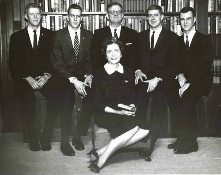 richest family, world richest family, indias richest family, world top 25 richest family, indias top richest family, दुनिया की सबसे अमीर फैमिली, देश का सबसे अमीर परिवार, दुनिया का सबसे अमीर परिवार, टॉप 25 सबसे अमीर परिवार 