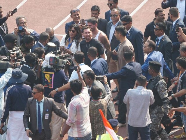 भीड़ ने तोड़ी कुर्सियां, स्टेडियम में अफरा-तफरी, मेसी को लेकर गुस्से का माहौल