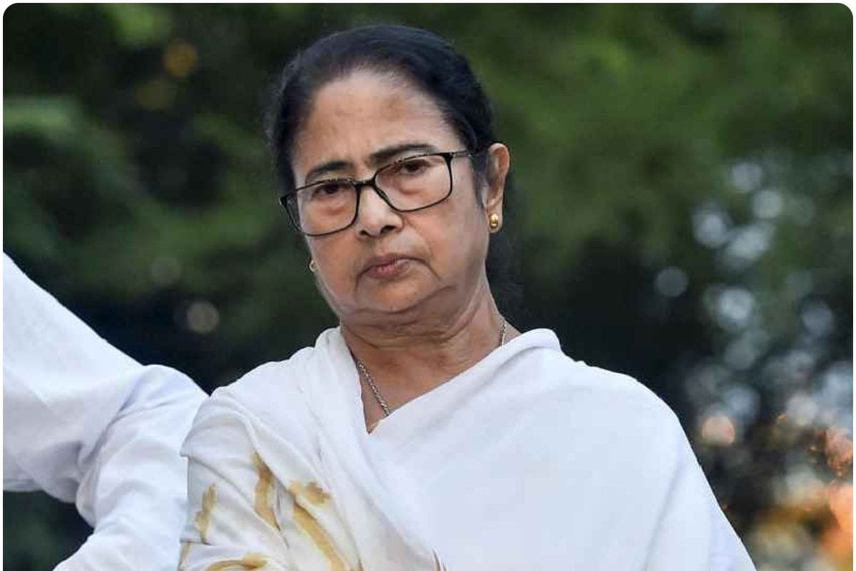 खुद अपना बंटाधार करने की सोच रहीं ममता उनके दिमाग पर जिहादियों का कब्जा