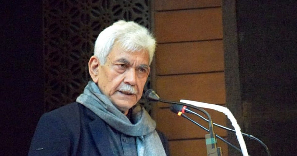 एलजी मनोज सिन्हा ने पोंछे आतंक पीड़ितों के आंसू, सरकारी नौकरी देकर निभाया वादा