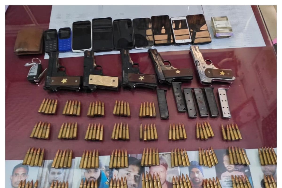 LIVE:नालंदा से 5 हथियार तस्कर गिरफ्तार,झारखंड के निलंबित IAS की बढ़ी मुश्किलें