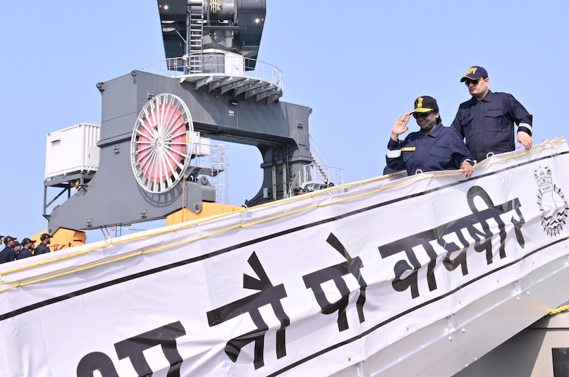 President Droupadi Murmu submarine visit, President Droupadi Murmu, राष्ट्रपति द्रौपदी मुर्मू , राष्ट्रपति द्रौपदी मुर्मू पनडुब्बी यात्रा, प्रोजेक्ट 75 , Indian Navy, INS Vagsheer, Kalvari class submarine, Atmanirbhar Bharat defense, Indian armed forces, Project 75