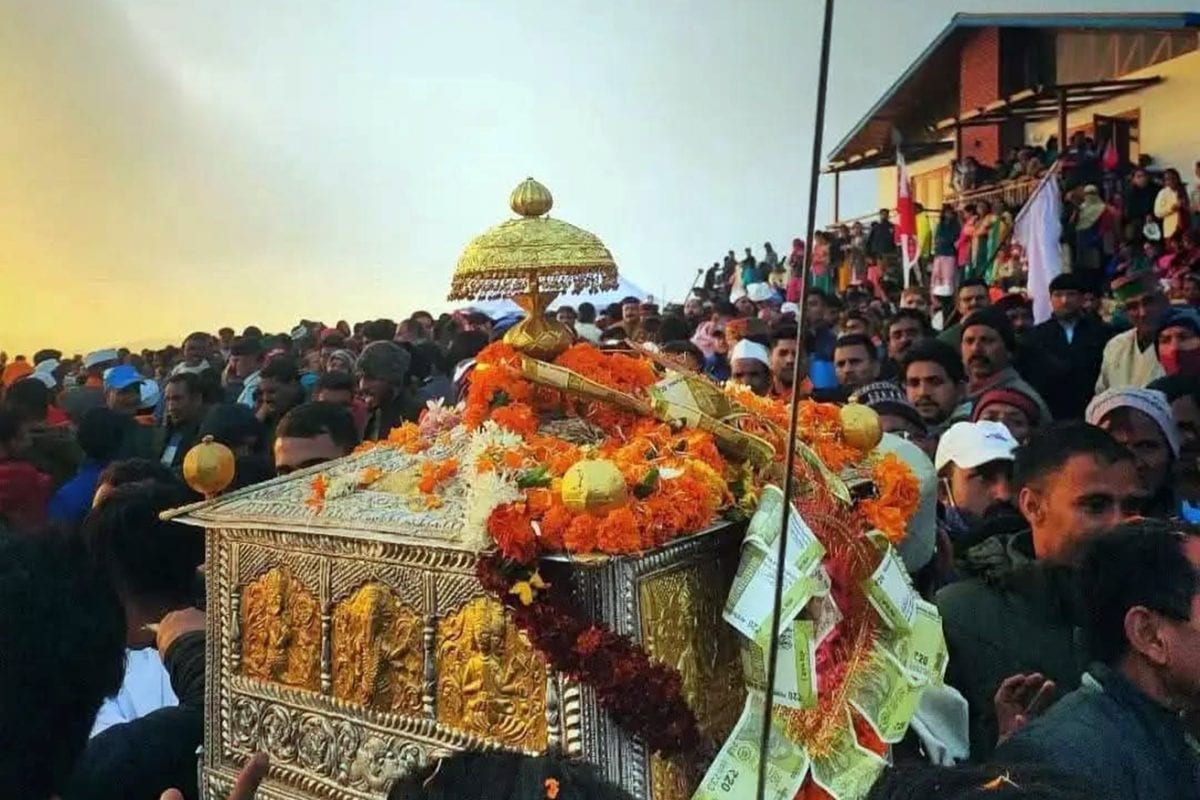 पहली बार हिमाचल आ रहे ‘न्याय के देवता’ रोते-रोते लोगों ने दी विदाई