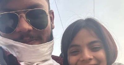 लड़की ने शव से शादी की.