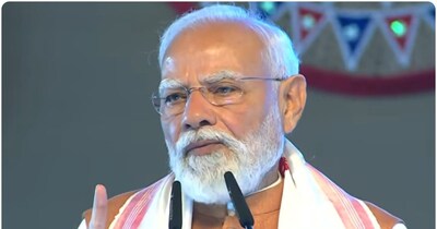 पीएम मोदी ने असम में कांग्रेस पर निशाना साधा.