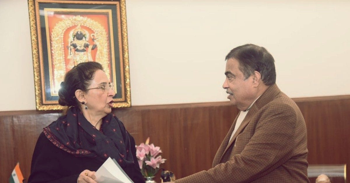 'गडकरी गजब के नेता' सस्पेंड नवजोत कौर सिद्धू ने कांग्रेस के जले पर छिड़का नमक