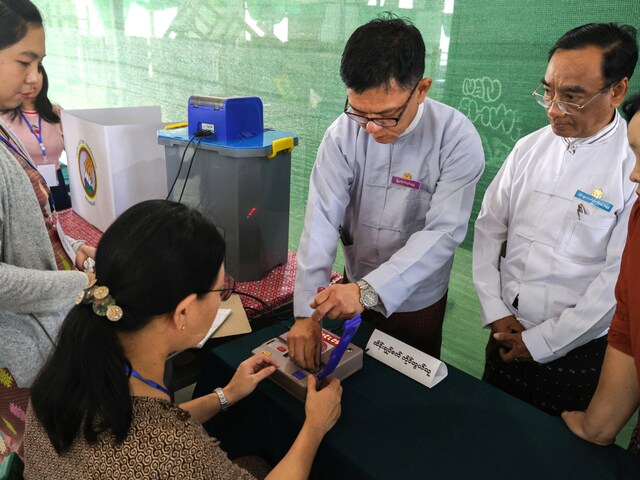 Myanmar Election News: Myanmar Coup News | Myanmar Latest Update | Myanmar  Ki Khabar- म्यांमार चुनाव शुरू सेना के नियंत्रण में मतदान और लोकतंत्र पर  सवाल - News18 हिंदी