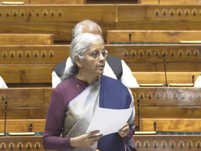 डिफेंस मजबूत करना है तो पान मसाले पर टैक्स बढ़ेगा ही, संसद में बोलीं सीतारमण