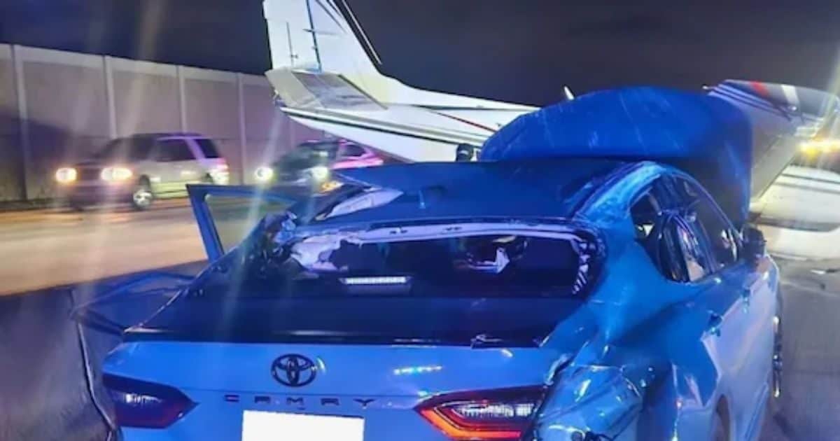VIDEO: When disaster fell from the sky! The plane landed on a running car on the highway and what happened next…