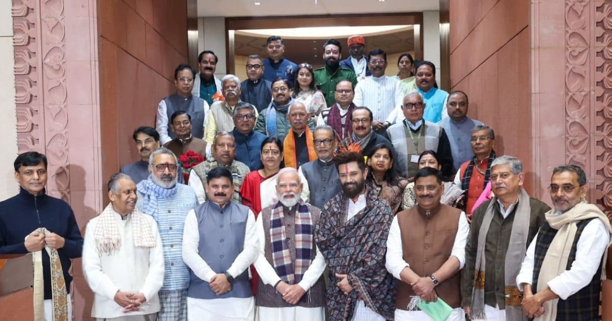 संकेतों से भरी 'साइलेंट मैसेजिंग' वाली तस्वीर PM मोदी ने शेयर की, संदेश समझिये